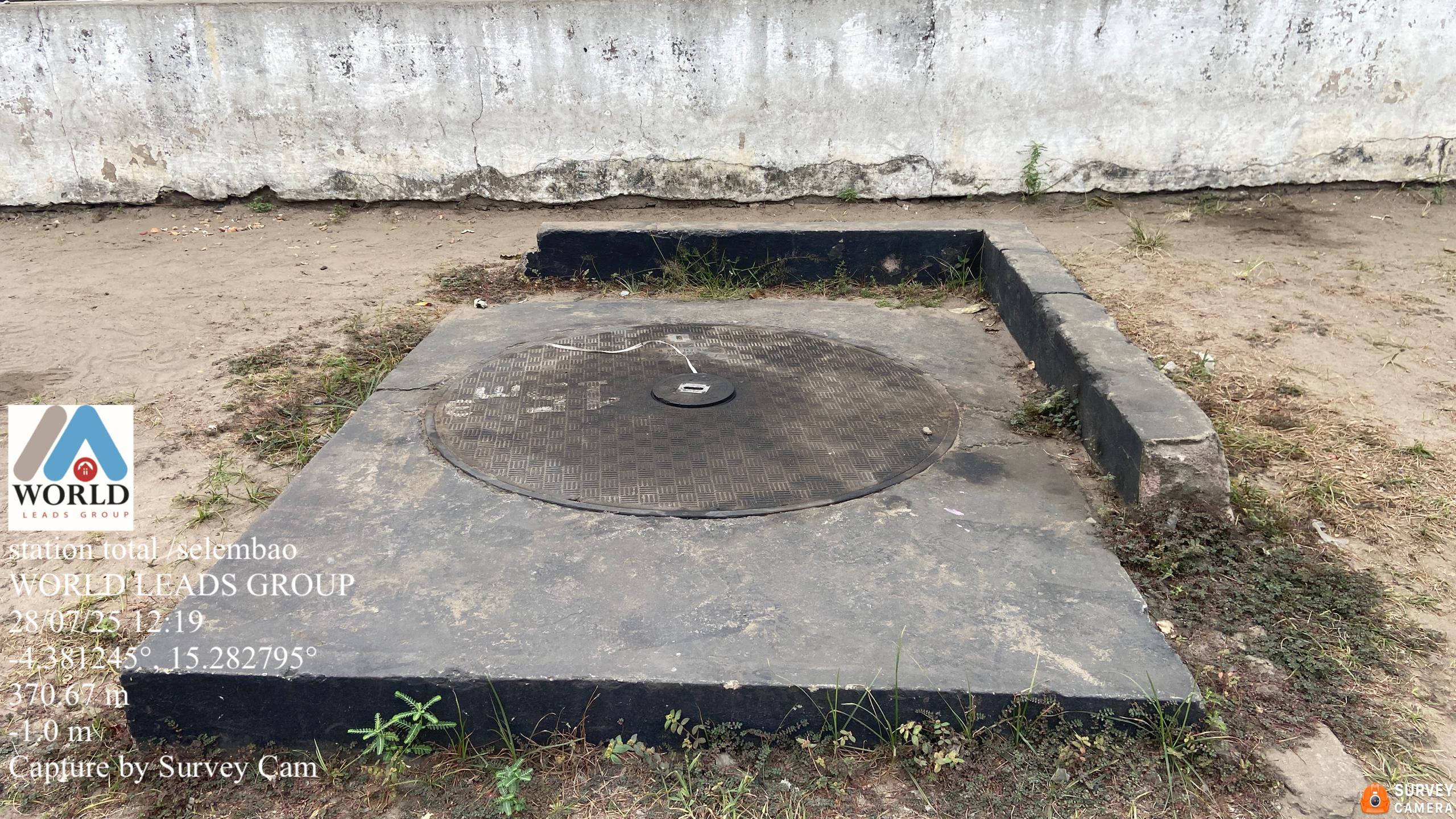 Avant les travaux - Station-service Selembao: Démolition des murets et bordures endommagés et construction des murets et pose des bordures